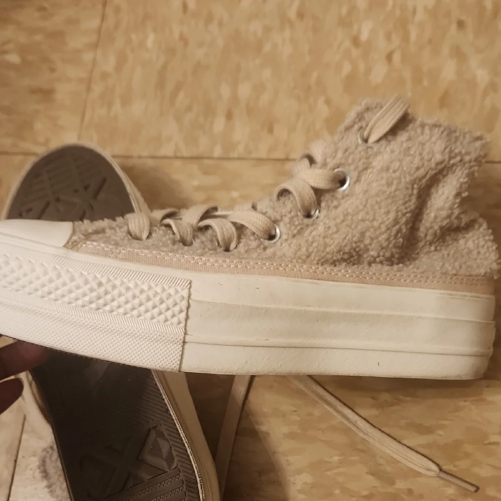 Converse Tan Canvas Platform Sneakers - Picture 5 of 9